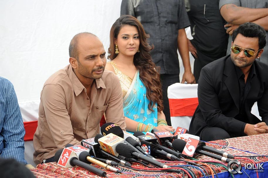 Nee-Jathaga-Nenundali-Movie-Opening